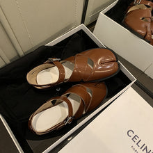 Load image into Gallery viewer, Women's Split-toe Hollow-out Flat Leather Shoes