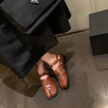 Load image into Gallery viewer, Women's Split-toe Hollow-out Flat Leather Shoes