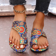 Load image into Gallery viewer, Womens Floral Flip-flops With A Flat Sole