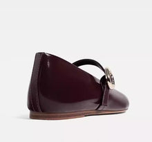 Load image into Gallery viewer, Stylish Flattering And Comfortable Burgundy Round Toe V-neck Strap Flat Shoes