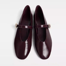 Load image into Gallery viewer, Stylish Flattering And Comfortable Burgundy Round Toe V-neck Strap Flat Shoes
