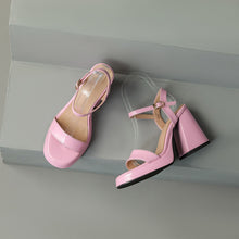 Load image into Gallery viewer, Womens Solid-color Round-toe Chunky-heel Sandals