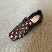 Load image into Gallery viewer, Womens Retro Flat Shoes With Hollowed-Out Pleats For A Sophisticated Look