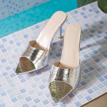 Charger l'image dans la galerie, Sandales à talons aiguilles pointus et ouverts pour femmes, à enfiler, idéales pour l'été et les activités de plein air. Sandales élégantes et polyvalentes, disponibles en grandes tailles.