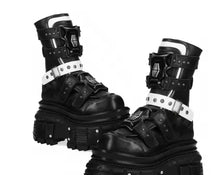Load image into Gallery viewer, Female Punk Platform Studded Motorcycle Boots