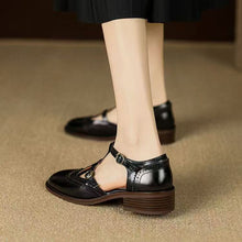 Load image into Gallery viewer, Retro Brogue Womens Shoes In British Style